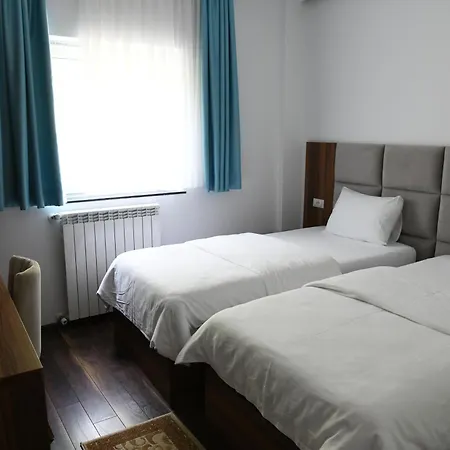 Two Brothers B A&s Bar & Restaurant מלון *