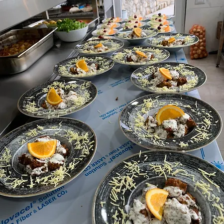 Two Brothers B A&s Bar & Restaurant מלון *