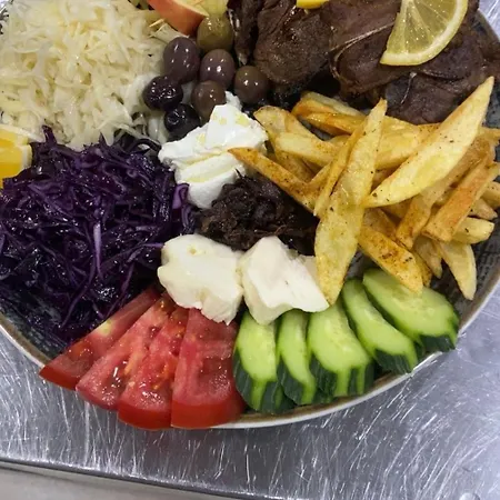 Two Brothers B A&s Bar & Restaurant ולבונה