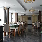 Hotel Two Brothers B A&s Bar & Restaurant