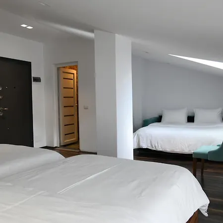 Two Brothers B A&s Bar & Restaurant Hotel Valbone