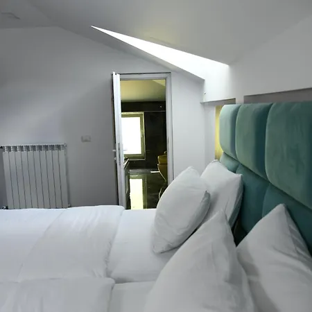 Two Brothers B A&s Bar & Restaurant