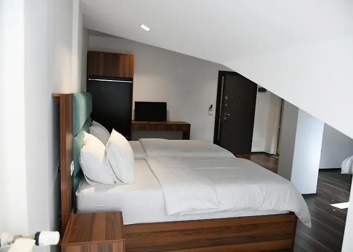 Two Brothers B A&s Bar & Restaurant Ξενοδοχείο