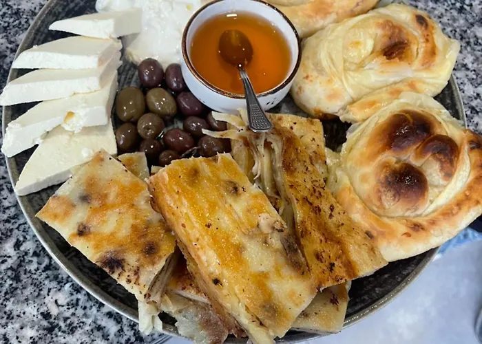 Two Brothers B A&s Bar & Restaurant * Βαλμπόνα